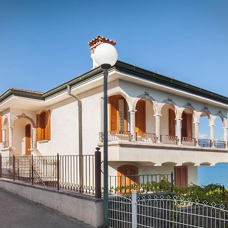 Villa Francesca-Grande Appartamento In Riva Al Lago برنزوني سول جاردا المظهر الخارجي الصورة