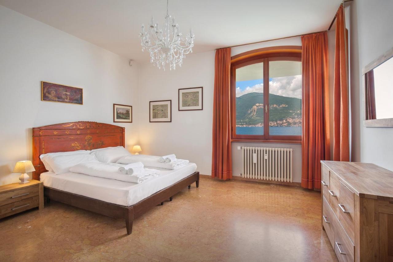 Villa Francesca-Grande Appartamento In Riva Al Lago برنزوني سول جاردا المظهر الخارجي الصورة