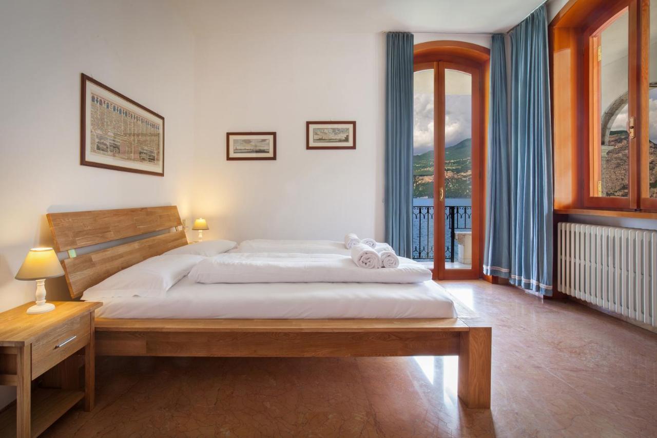 Villa Francesca-Grande Appartamento In Riva Al Lago برنزوني سول جاردا المظهر الخارجي الصورة