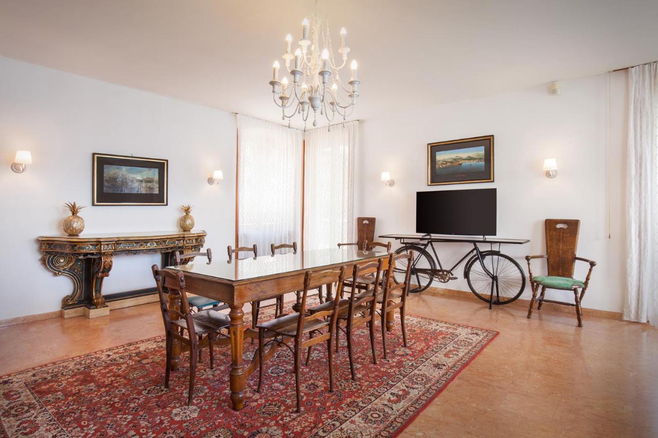 Villa Francesca-Grande Appartamento In Riva Al Lago برنزوني سول جاردا المظهر الخارجي الصورة