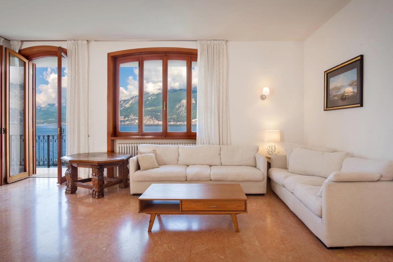 Villa Francesca-Grande Appartamento In Riva Al Lago برنزوني سول جاردا المظهر الخارجي الصورة