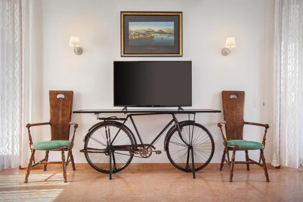 Villa Francesca-Grande Appartamento In Riva Al Lago برنزوني سول جاردا المظهر الخارجي الصورة